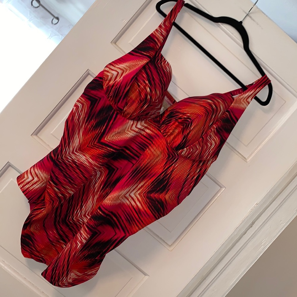 46DD Swim by Cacique tankini bikini top with built in bra